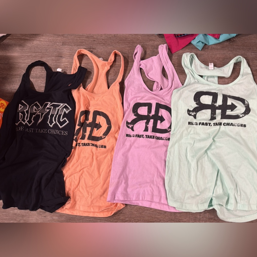 Graphic Tank Tops in Pastel Colors